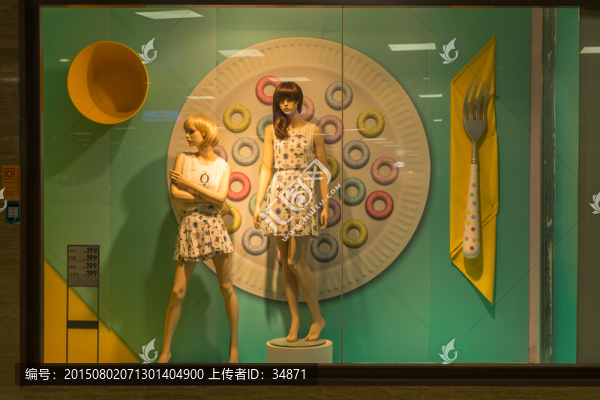 女裝品牌店櫥窗