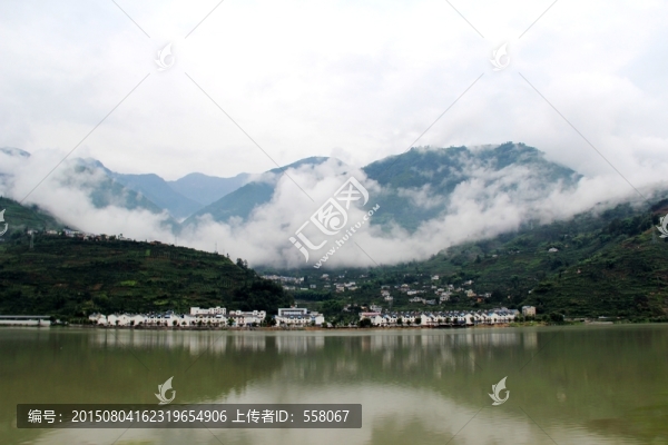 霧繞大渡河
