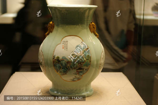 山水紋海棠式瓶