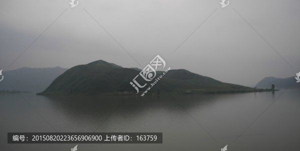 晨霧中的江中島