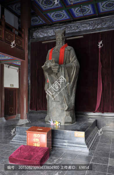 包青天像