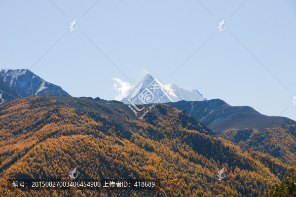 四川稻城亞丁的神山