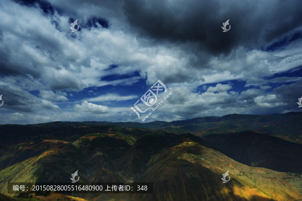 高原光影