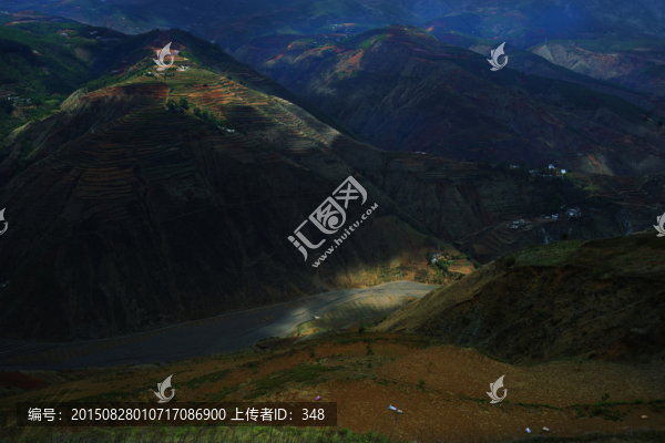 高原光影