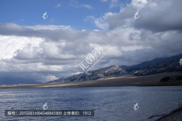 賽里木湖