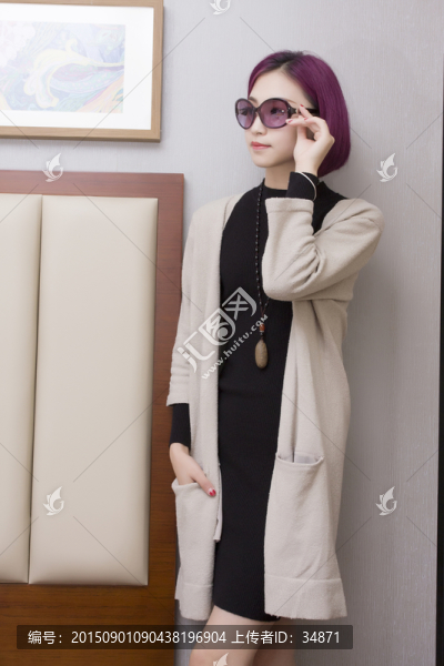 站立的女性