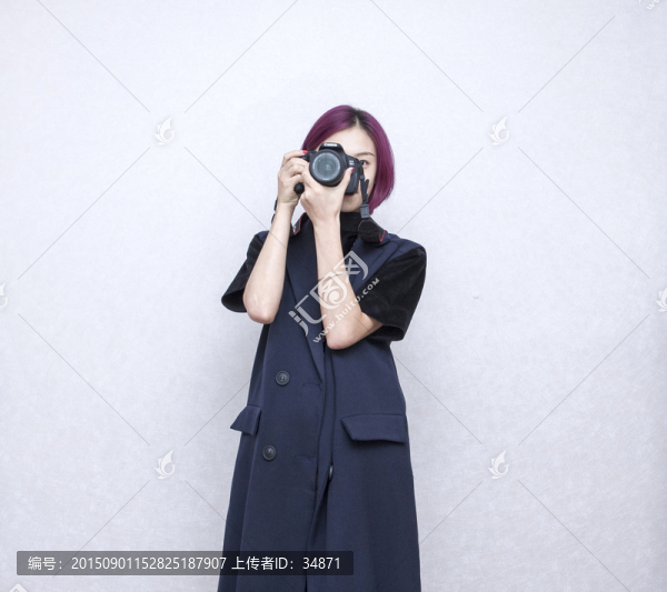 端相機(jī)的美女