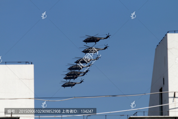 抗戰(zhàn)紀(jì)念閱兵直升機(jī)編隊(duì)