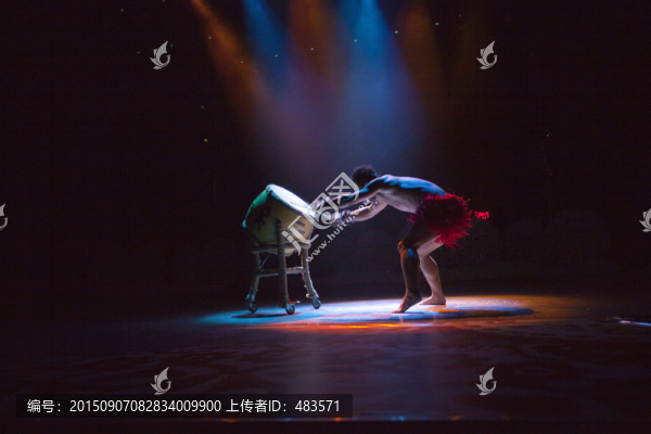 演出