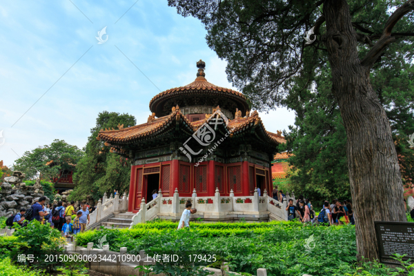 北京故宮御花園萬春亭