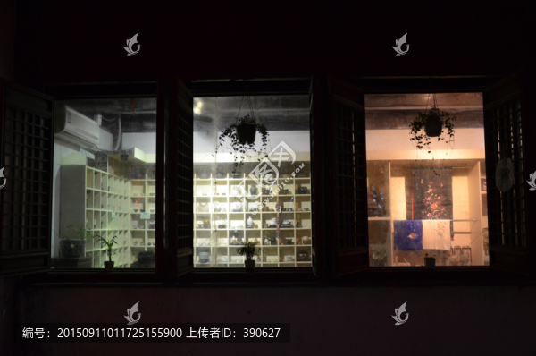 老街的窗