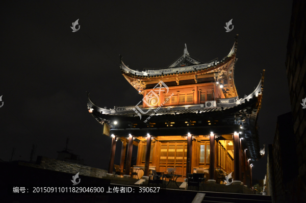 閶門(mén)城樓夜景