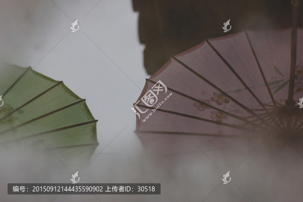 傘的倒影