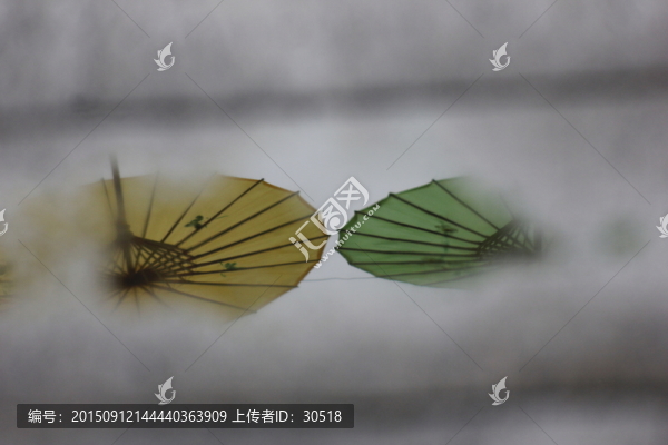 傘的倒影