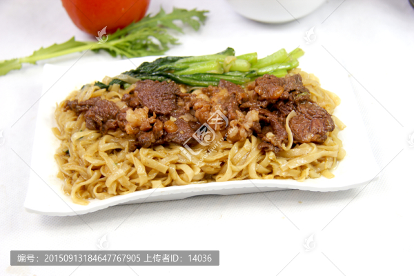 牛肉炒河粉
