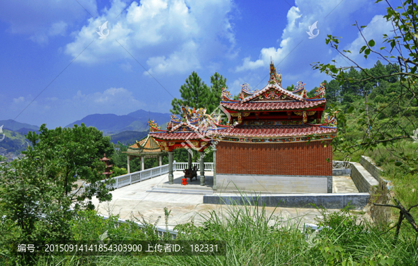 鄉(xiāng)村寺廟全景