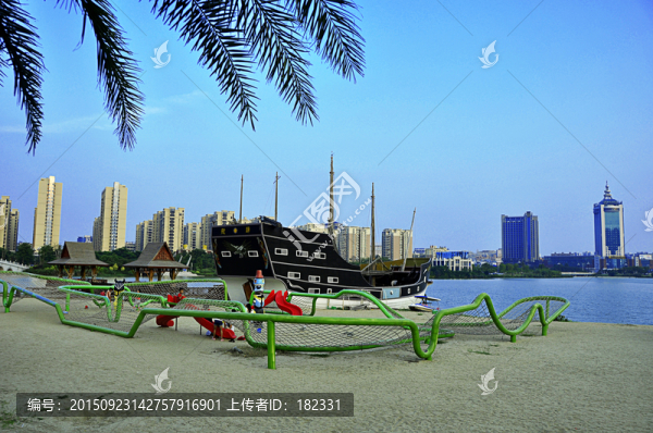 沙灘木船晉陽湖湖岸風光