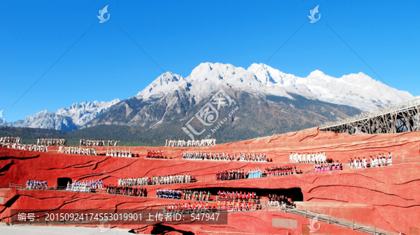麗江露天劇場,玉龍雪山