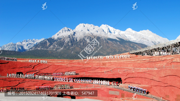麗江露天劇場,玉龍雪山