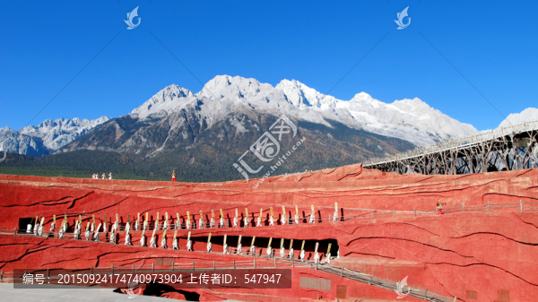 麗江露天劇場,玉龍雪山