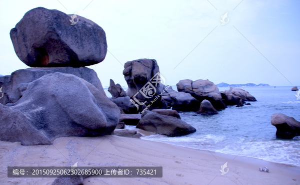 海灘巖石