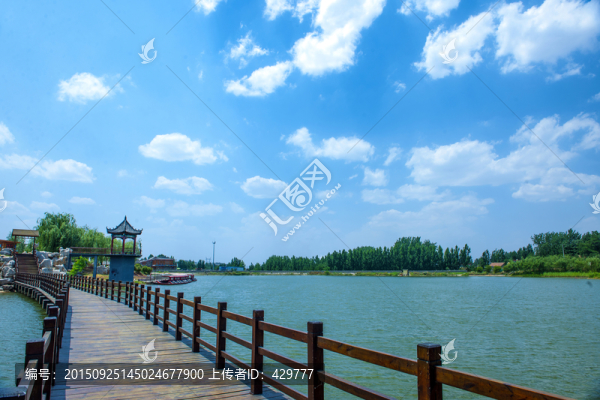 棧橋,,木橋,藍(lán)天白云