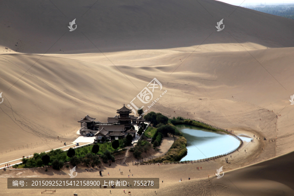 嗚沙山月牙泉