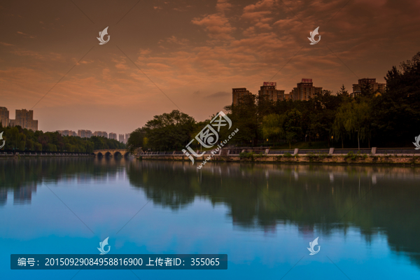 黃昏下的府南河