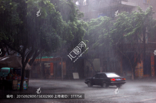 暴雨