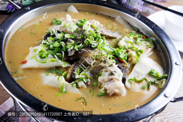 胖魚頭,燉年糕