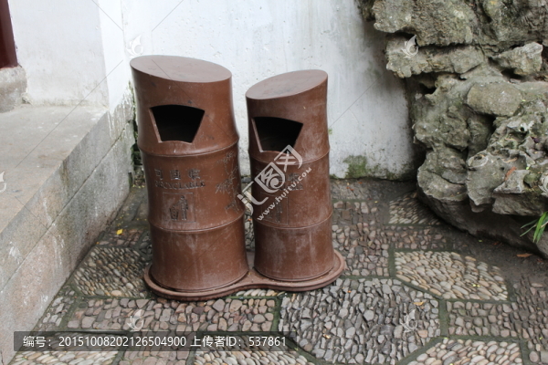 垃圾桶