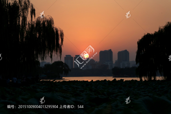 大明湖夕陽