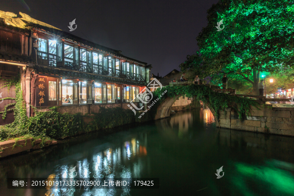 江南水鄉(xiāng)周莊古鎮(zhèn)雙橋夜景