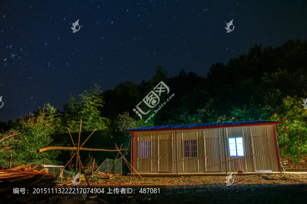山村夜色