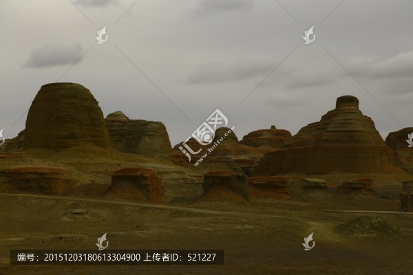 新疆魔鬼城地貌