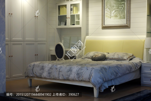臥室實(shí)木家具