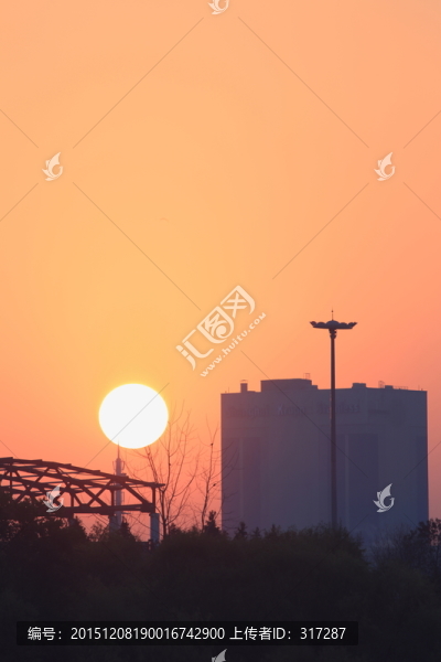 城市日出