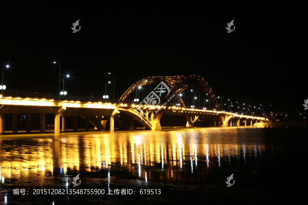 夜晚的橋