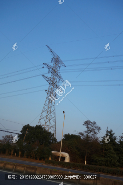 高壓電線塔