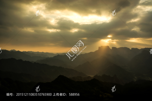 公盂,日落