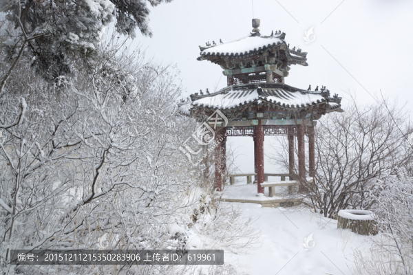 仰天山望月亭雪景