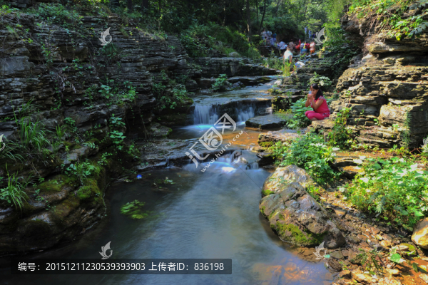溪水