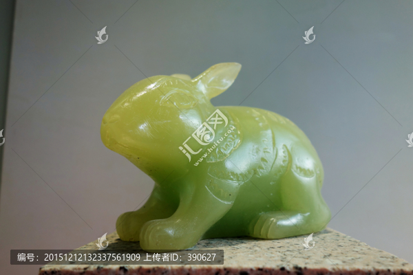 翡翠兔子雕像