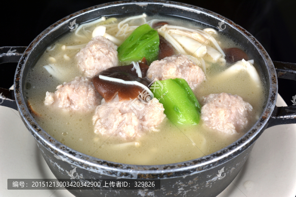 手打肉丸雜菌煲