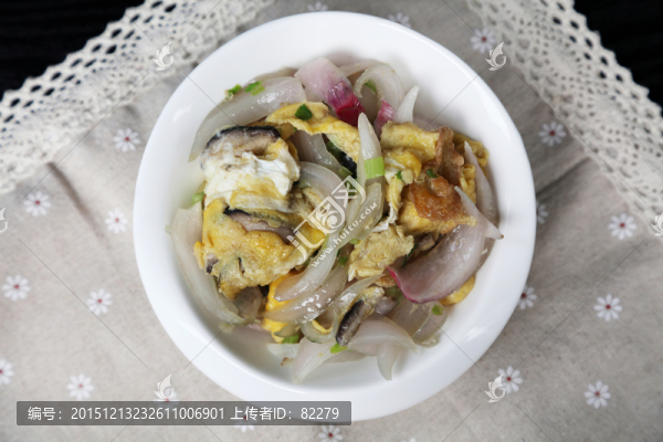 蘑菇洋蔥炒雞蛋