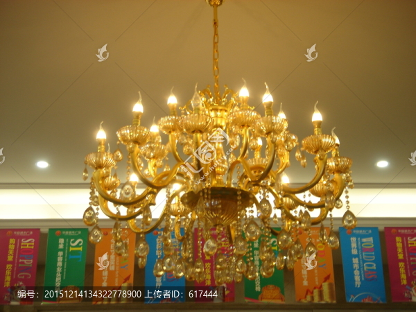 吊燈