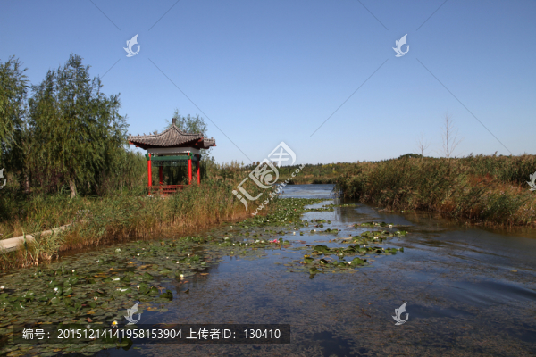 水邊涼亭