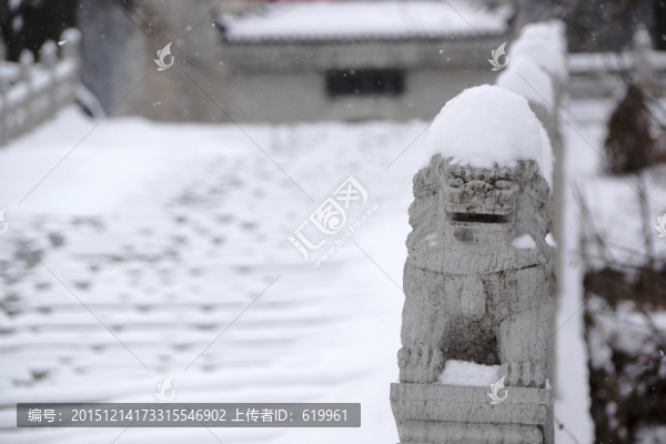 雪,石獅子