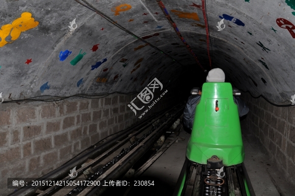 北京長城滑車隧道
