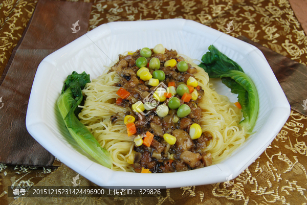 鹵肉面